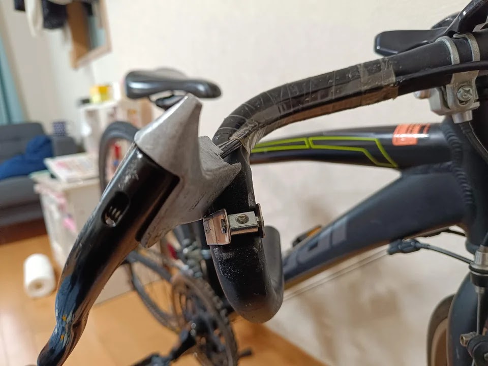ブレーキを外します