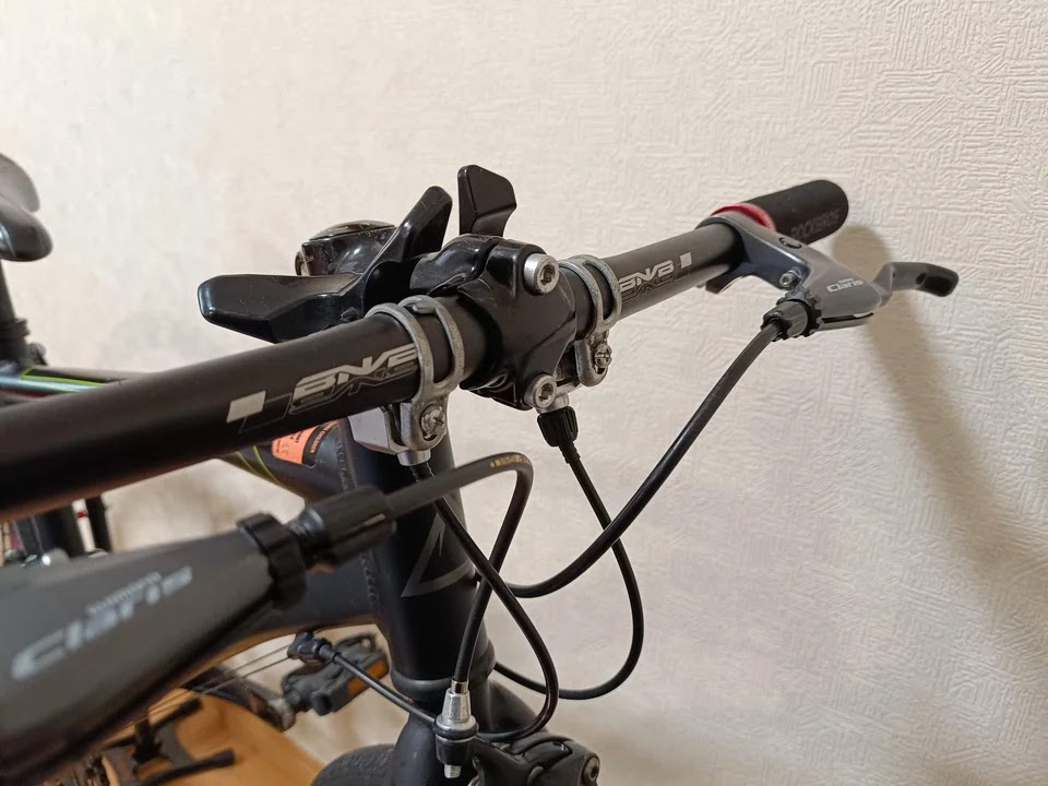 ブレーキケーブルを取付け完成