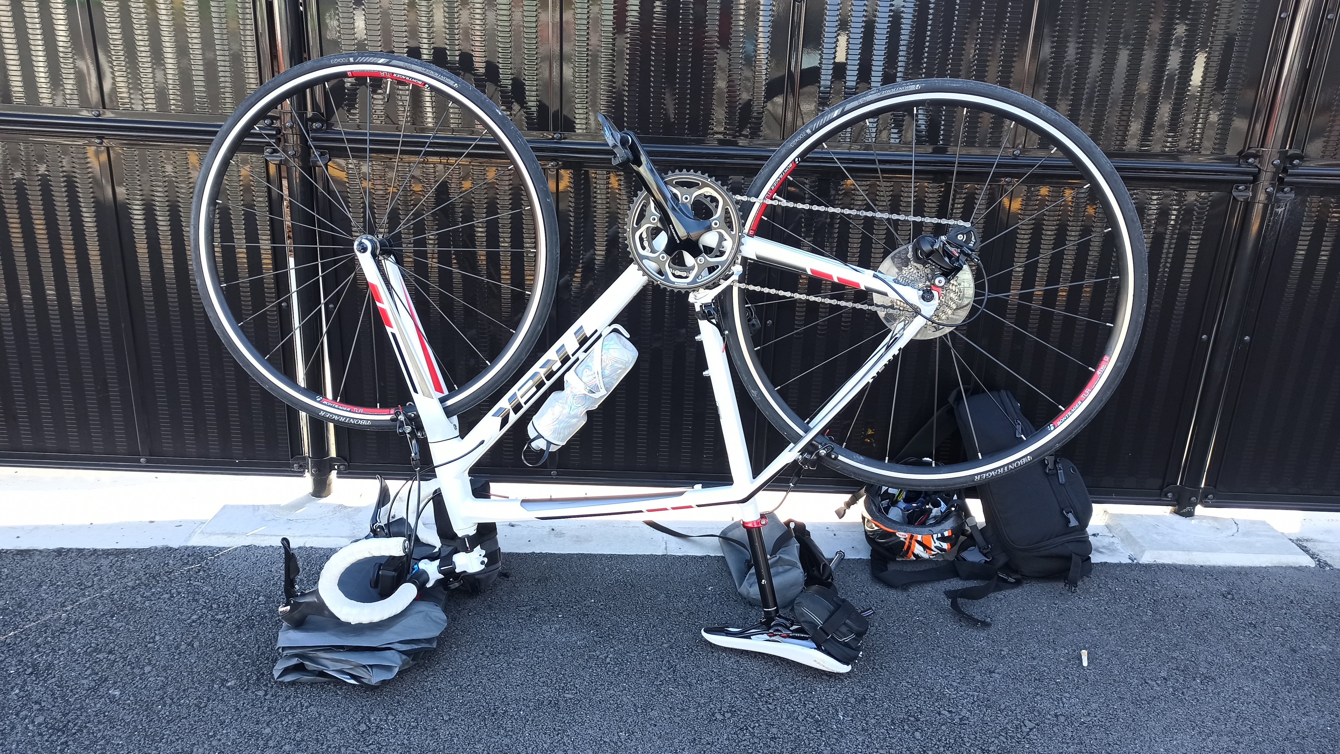 自転車をひっくり返します