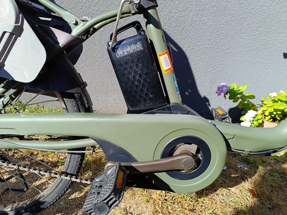 電動自転車のクランク付近
