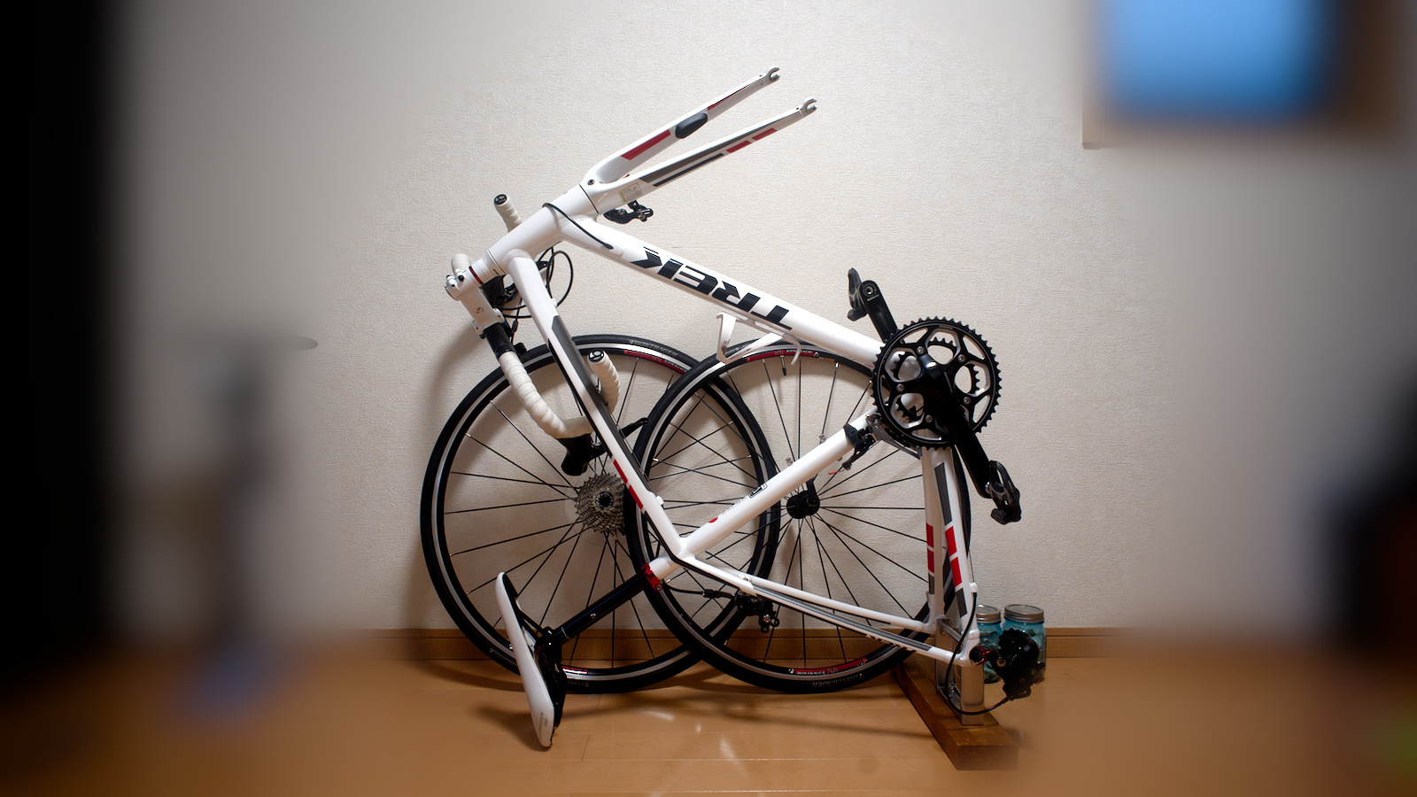 ロードバイクを部屋でコンパクトに保管する方法 featured image