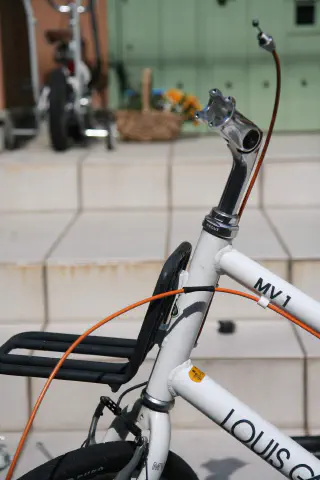 ハンドルを取ったLGS-MV1