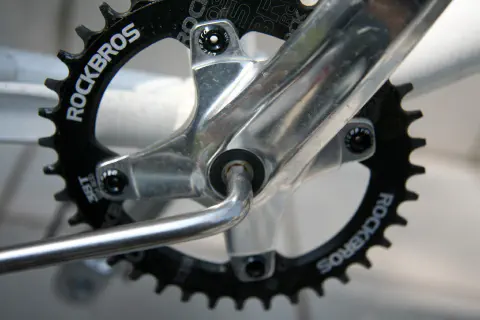 クランクのキャップボルト