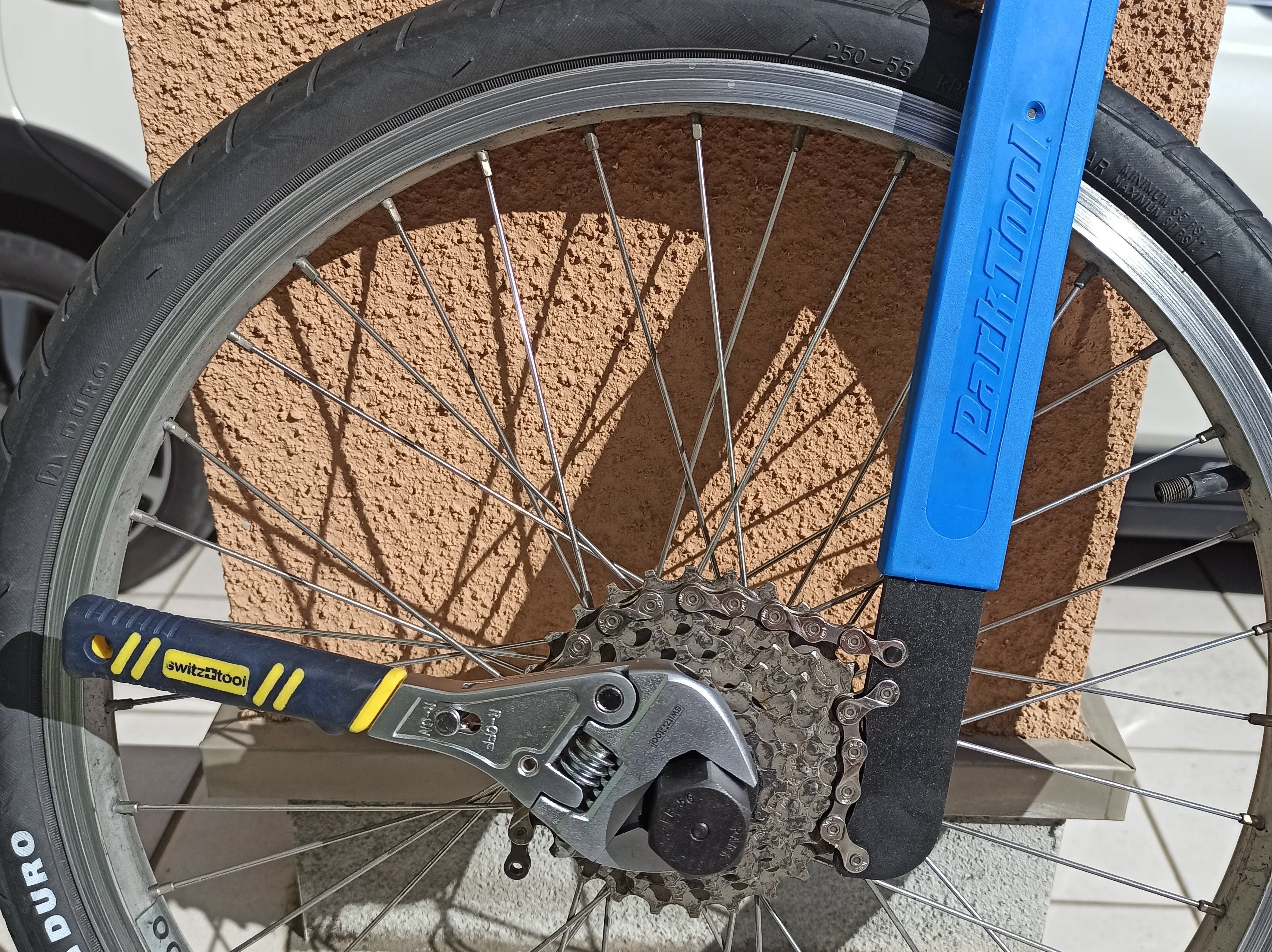 カセットスプロケットを外す