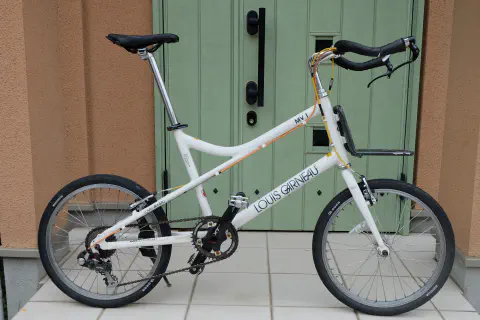 銀色シートポストのLGS-MV1