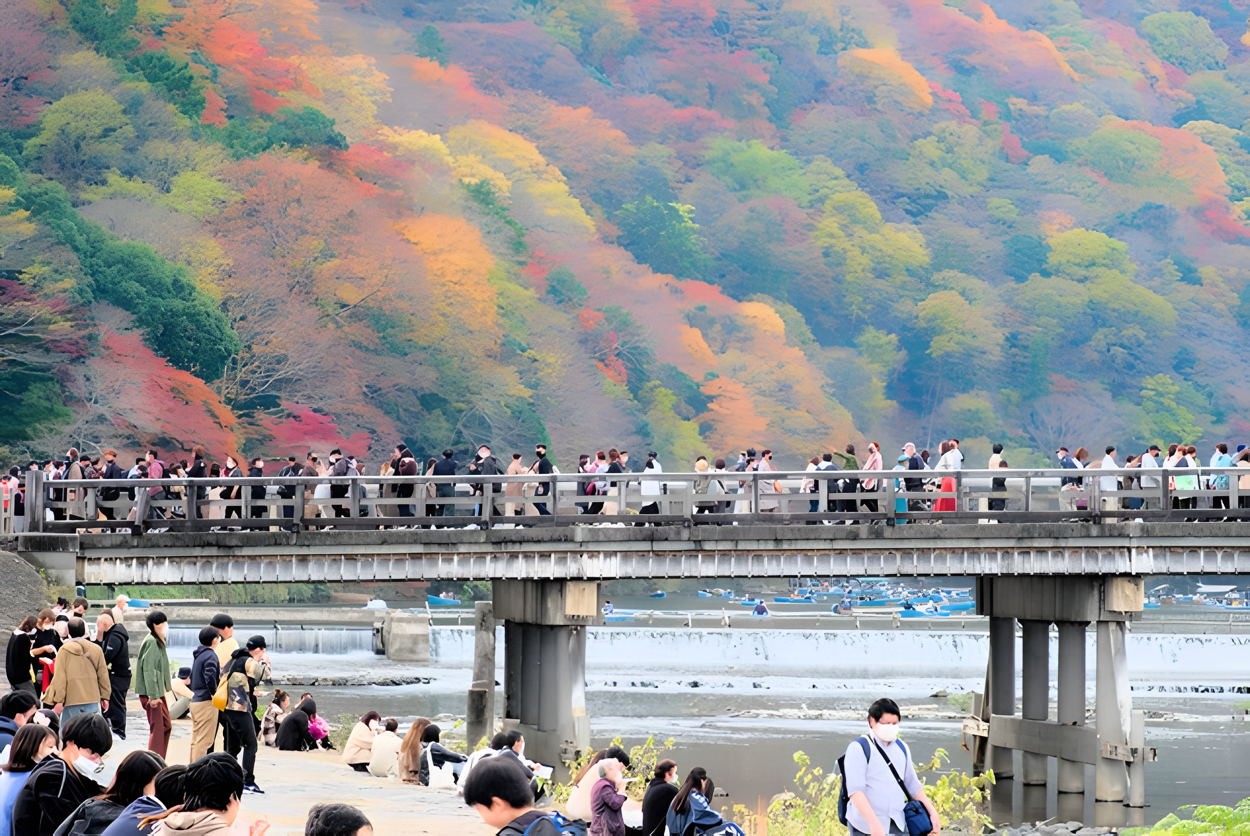 渡月橋の人だかり