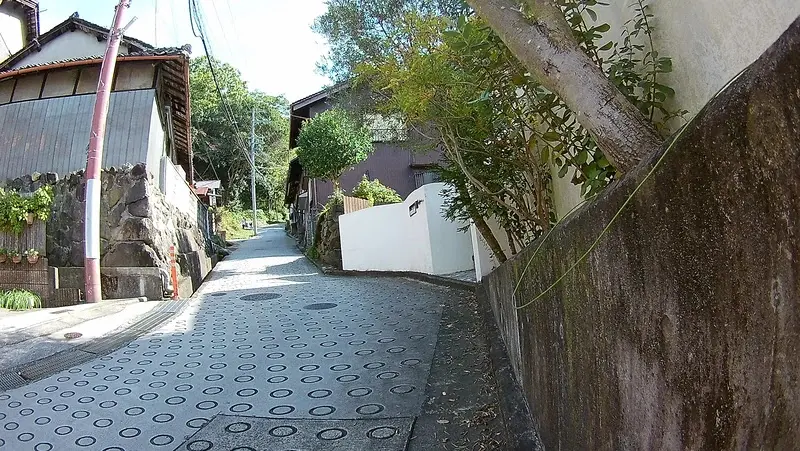 急勾配の坂道