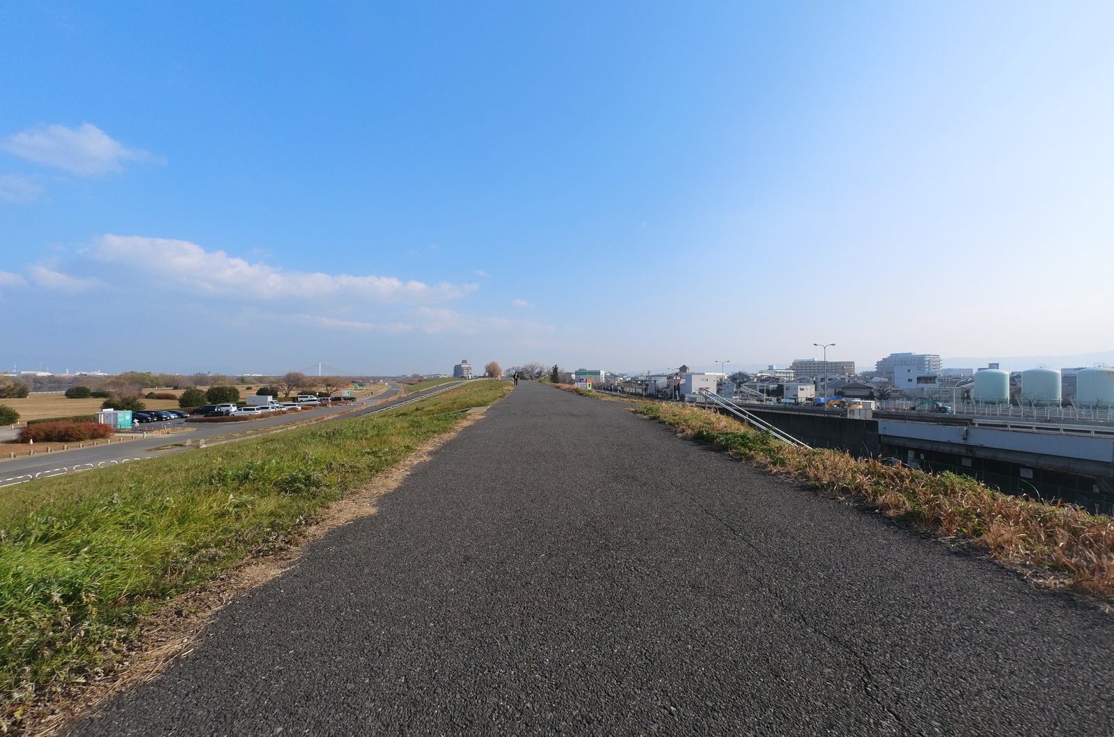 淀川土手上