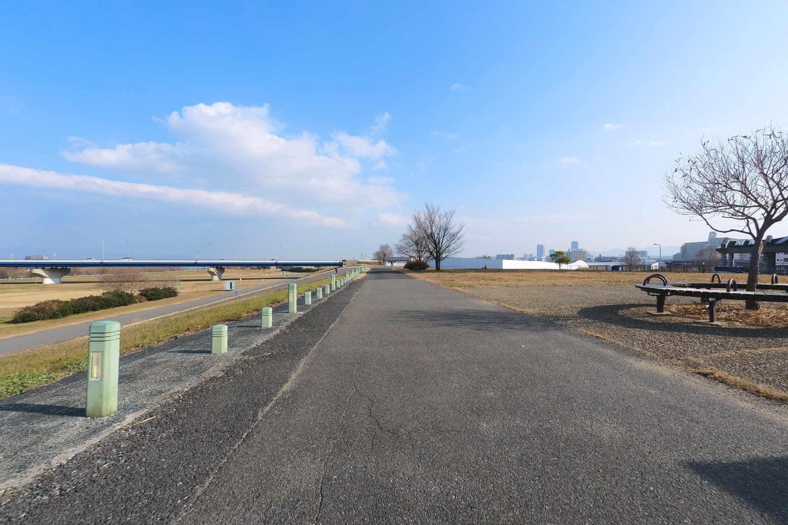 淀川土手上