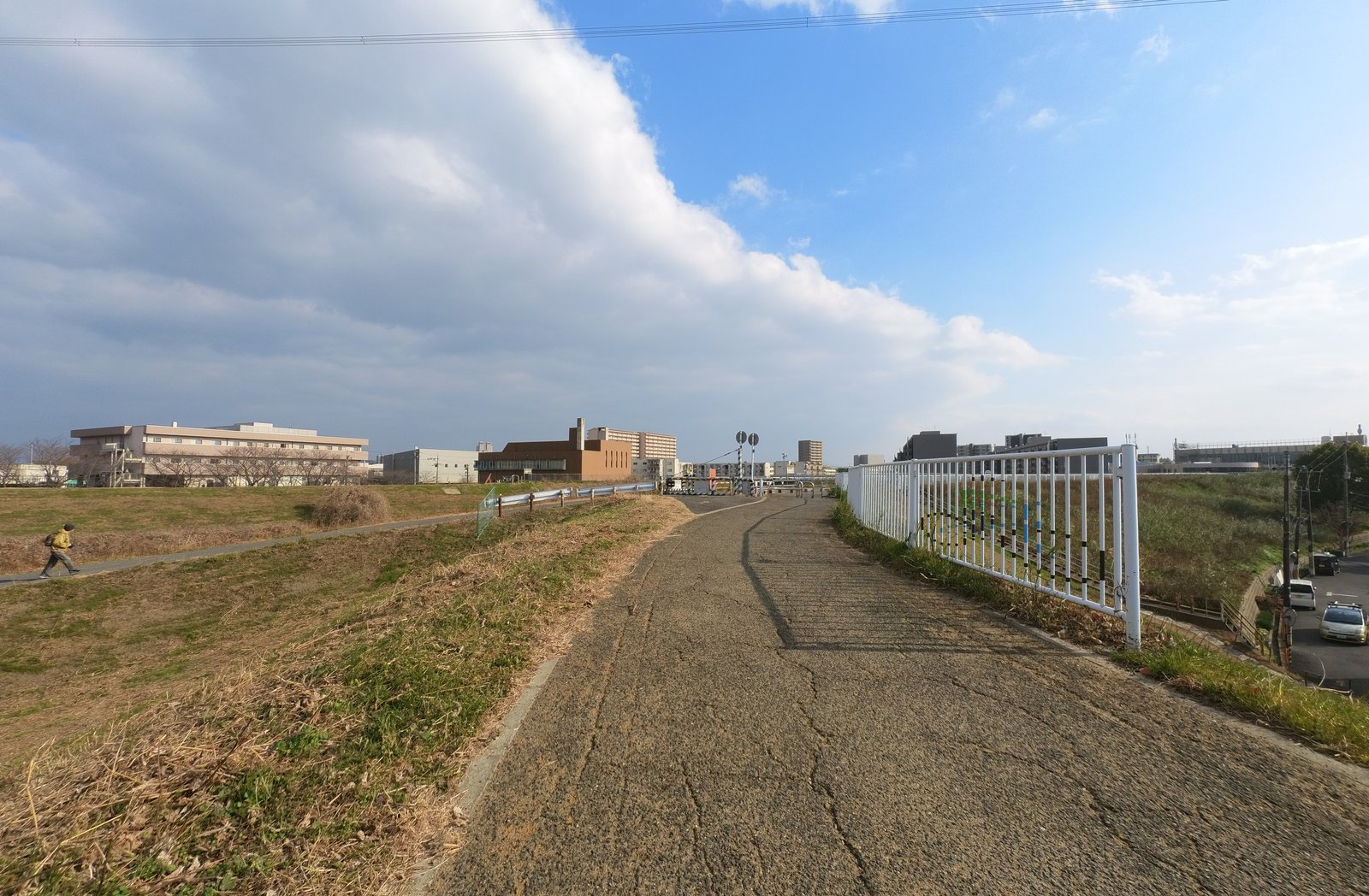 穂谷川手前