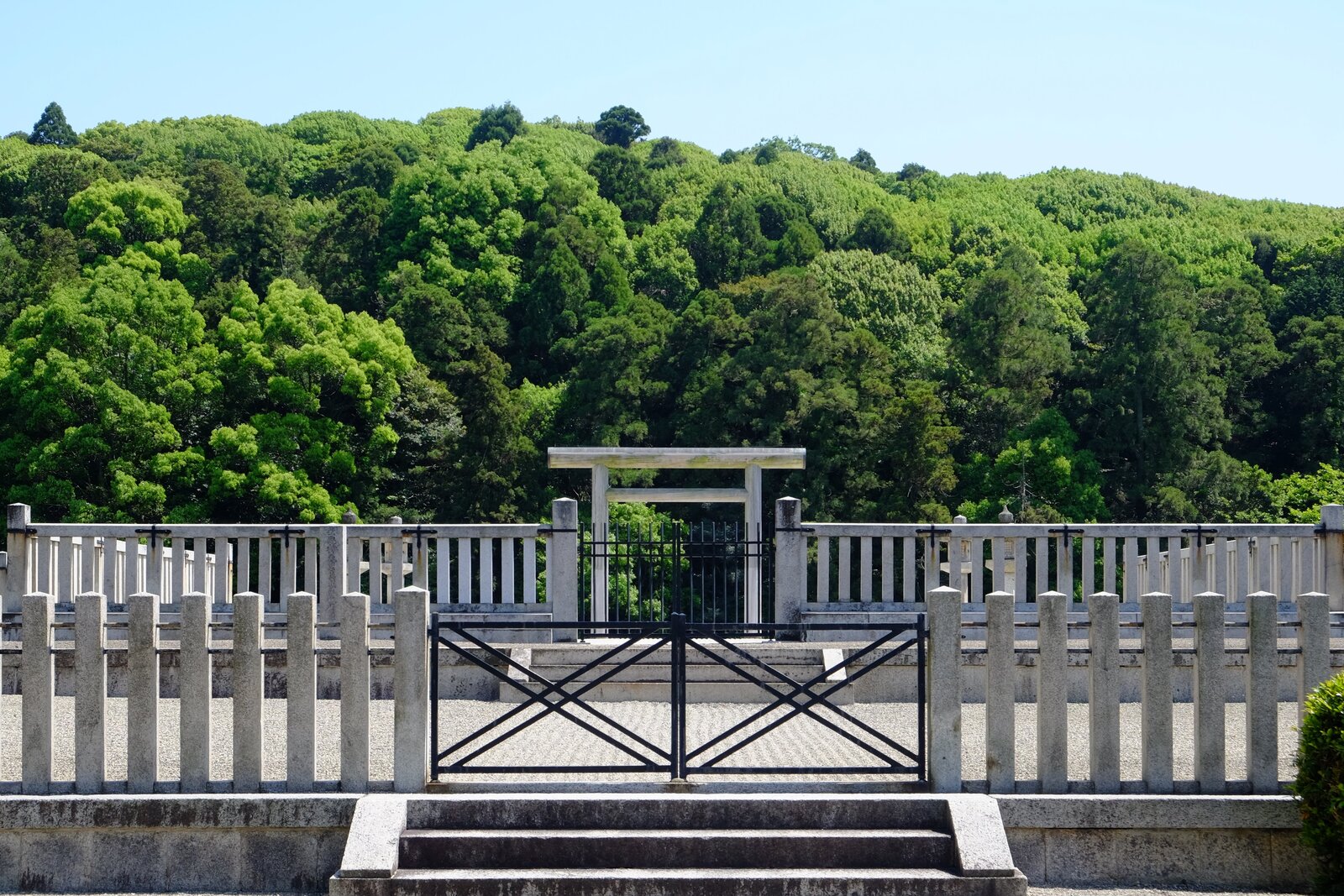 誉田御廟山古墳の鳥居