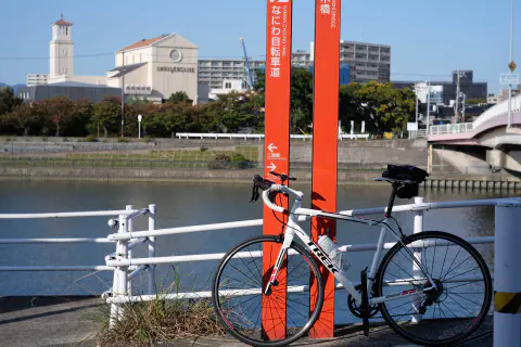 榎木橋のなにわ自転車道入口