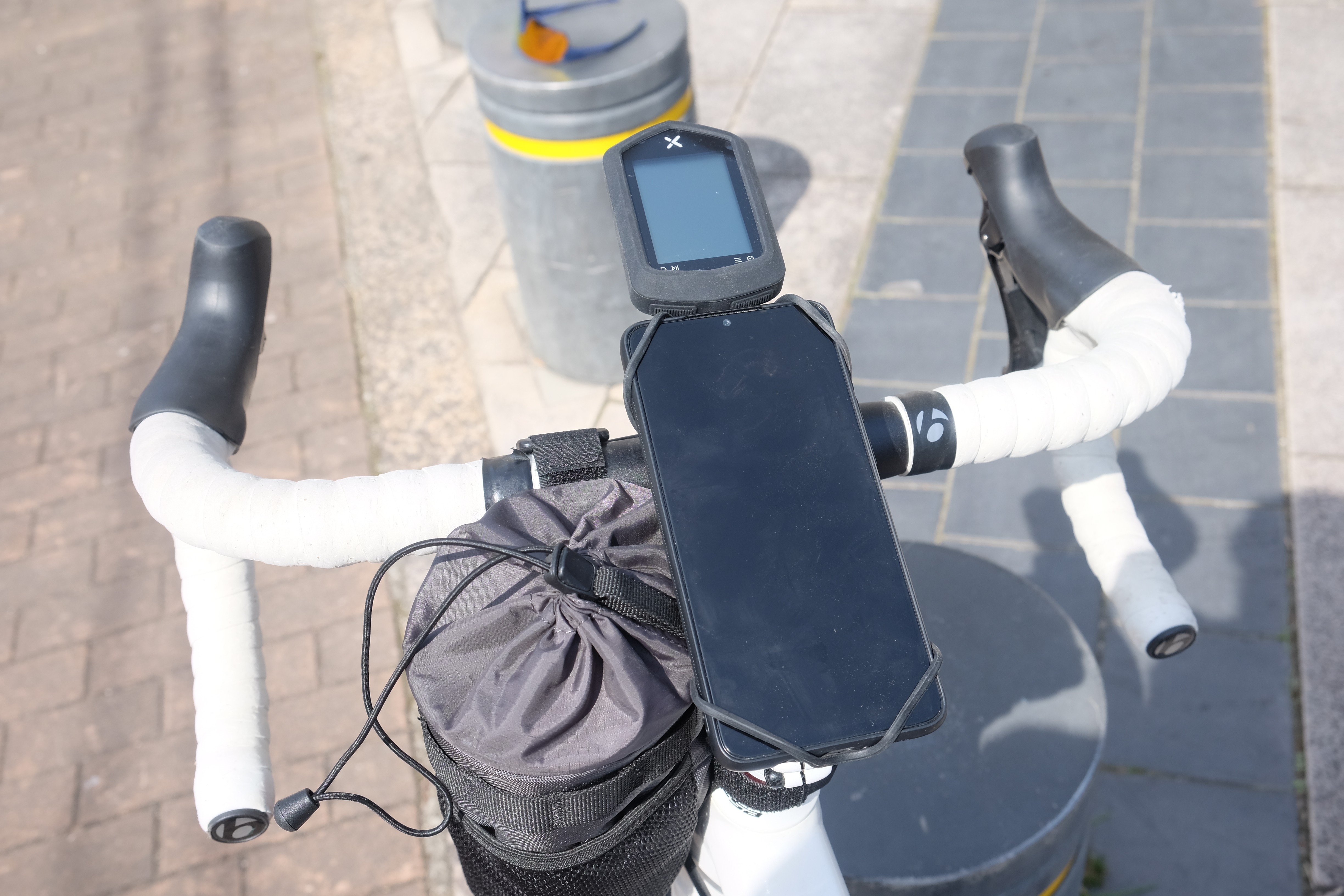 XOSS Nav とスマホをセット
