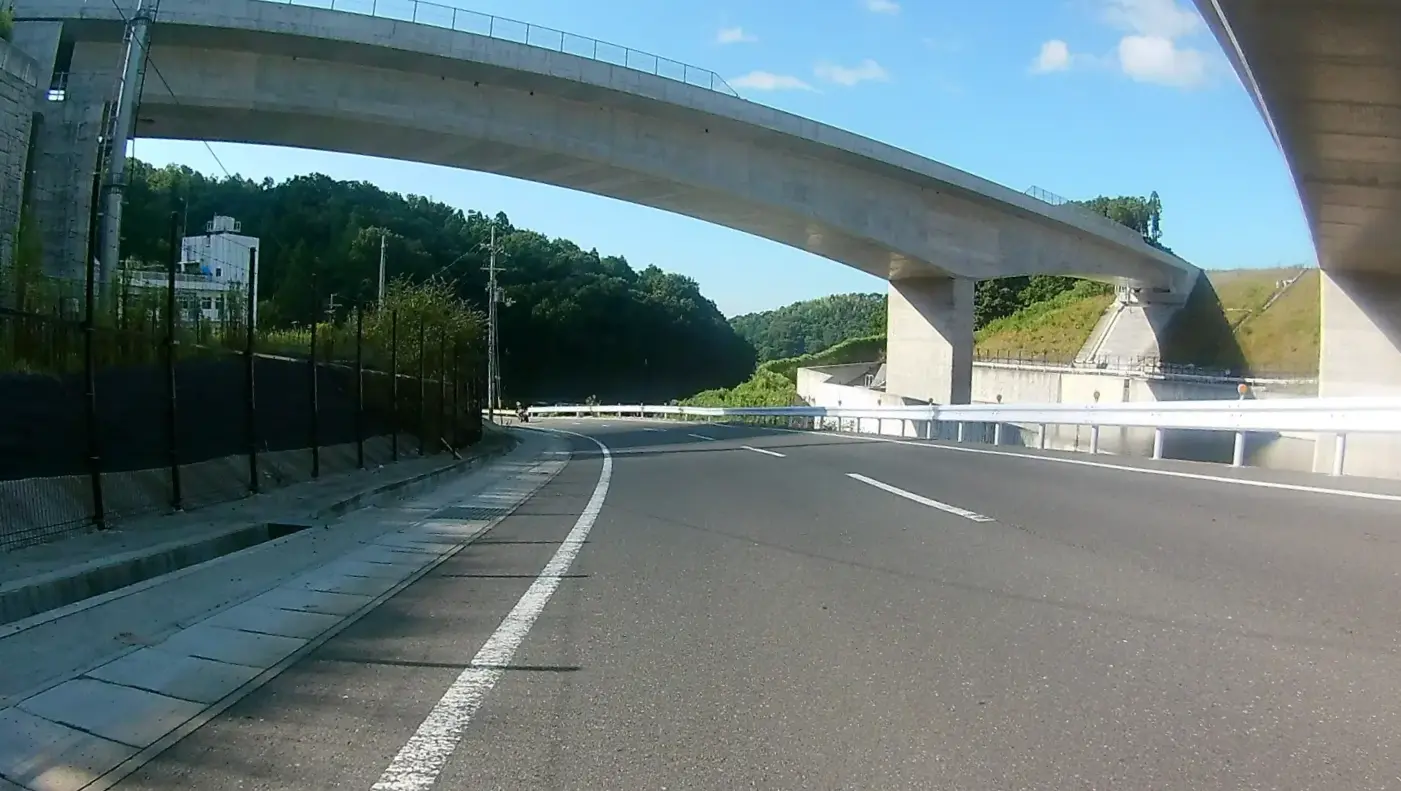新名神高速下