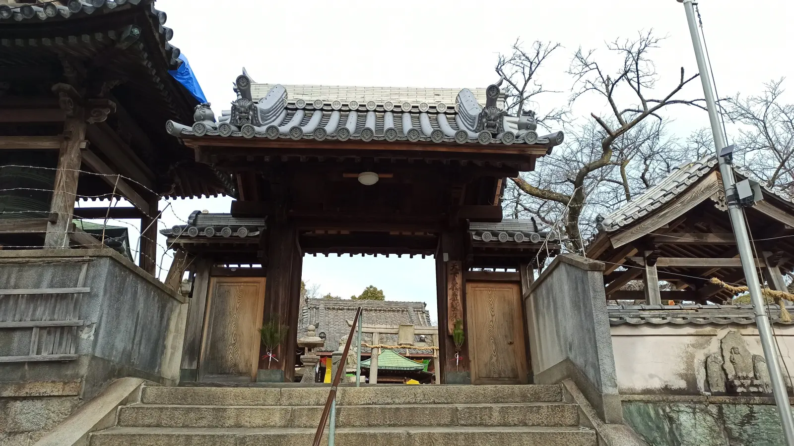 正圓寺の門
