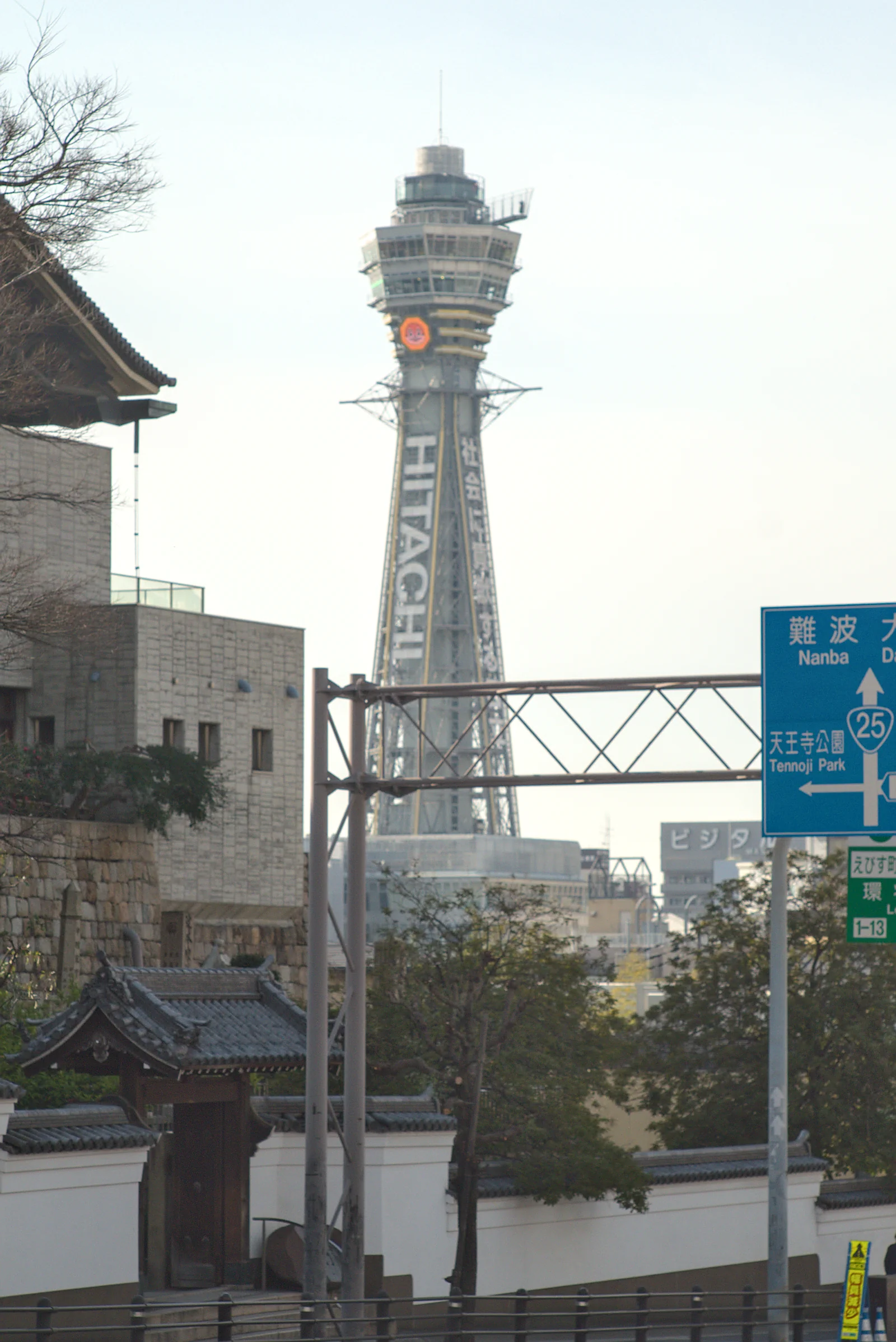 国道25号から通天閣