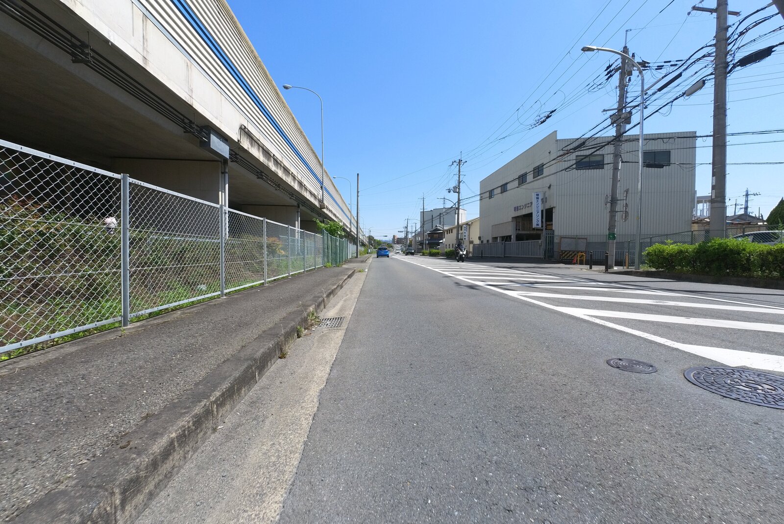 名神高速道路沿い