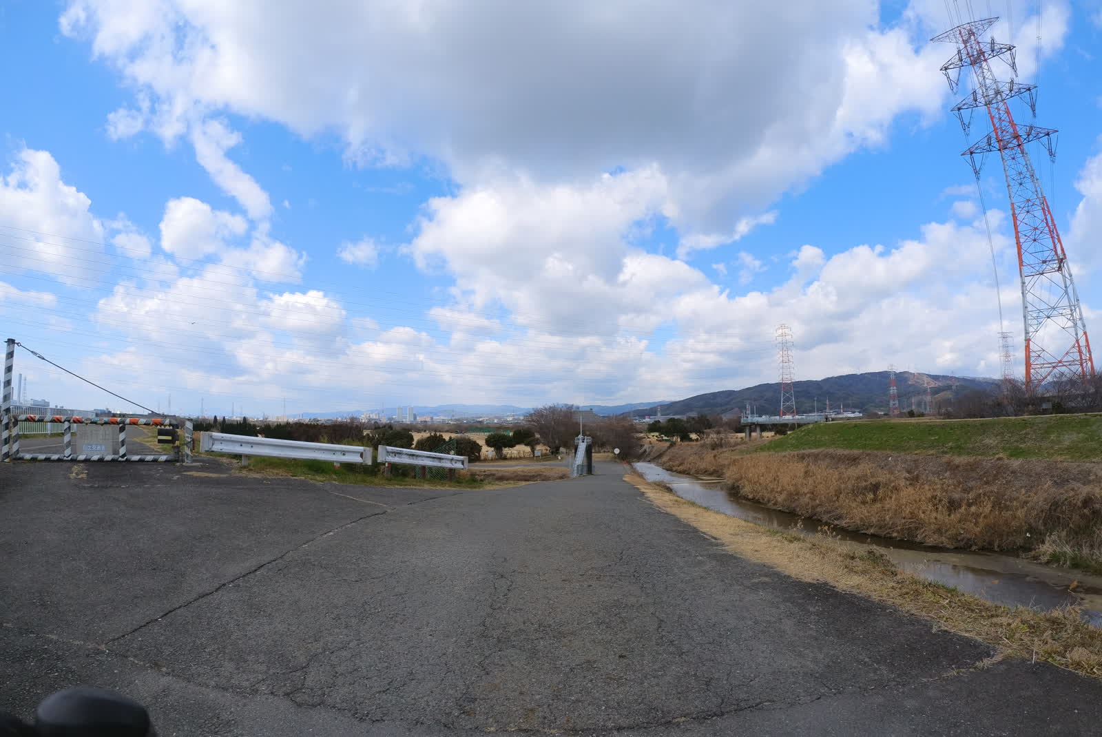 牧野パークゴルフ場前