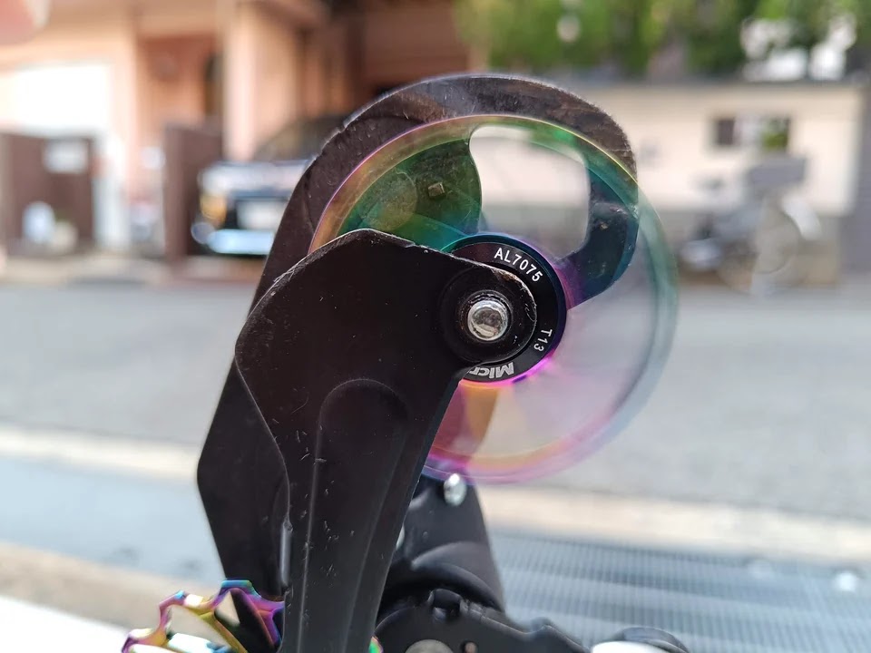 高速回転するプーリー