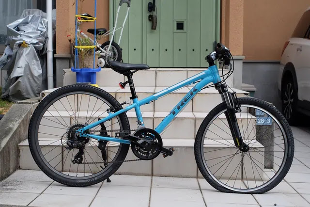 TREK Superfly24 パンク修理でチューブ交換 米式→英式バルブに変更 featured image