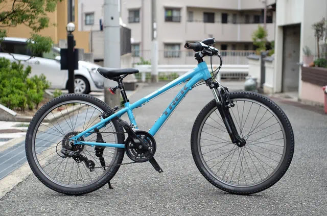 パンク修理後のTREK Superfly24