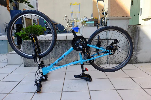 自転車をひっくり返します