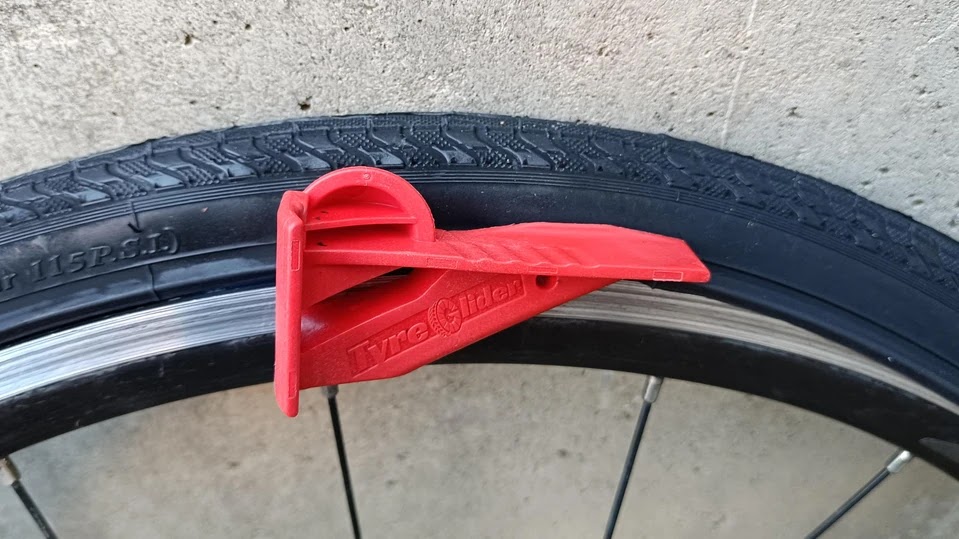 タイヤレバーの革命!?Tyre Gliderを使ってみた featured image