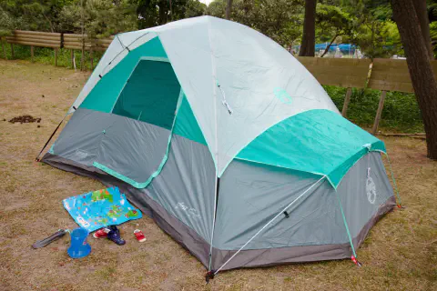 コールマン NAMAKAN を設営