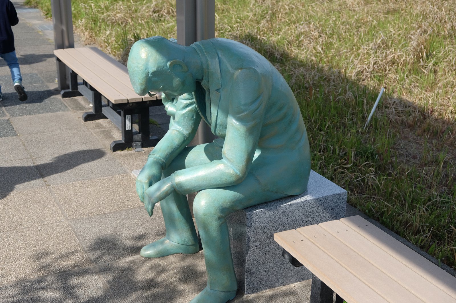 眠りの小五郎銅像