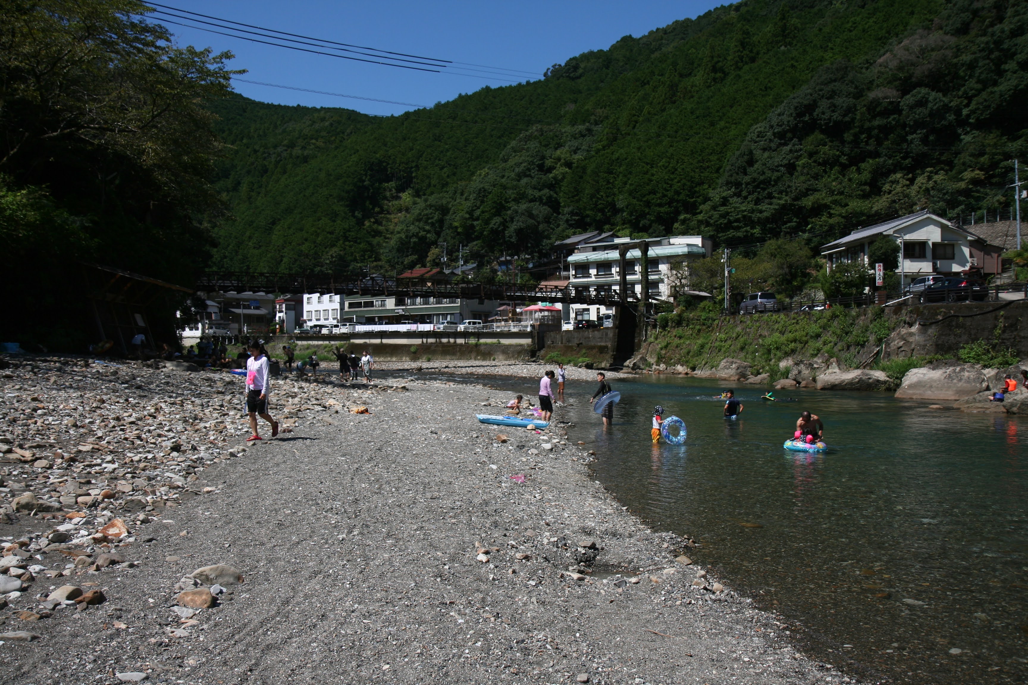 上流側
