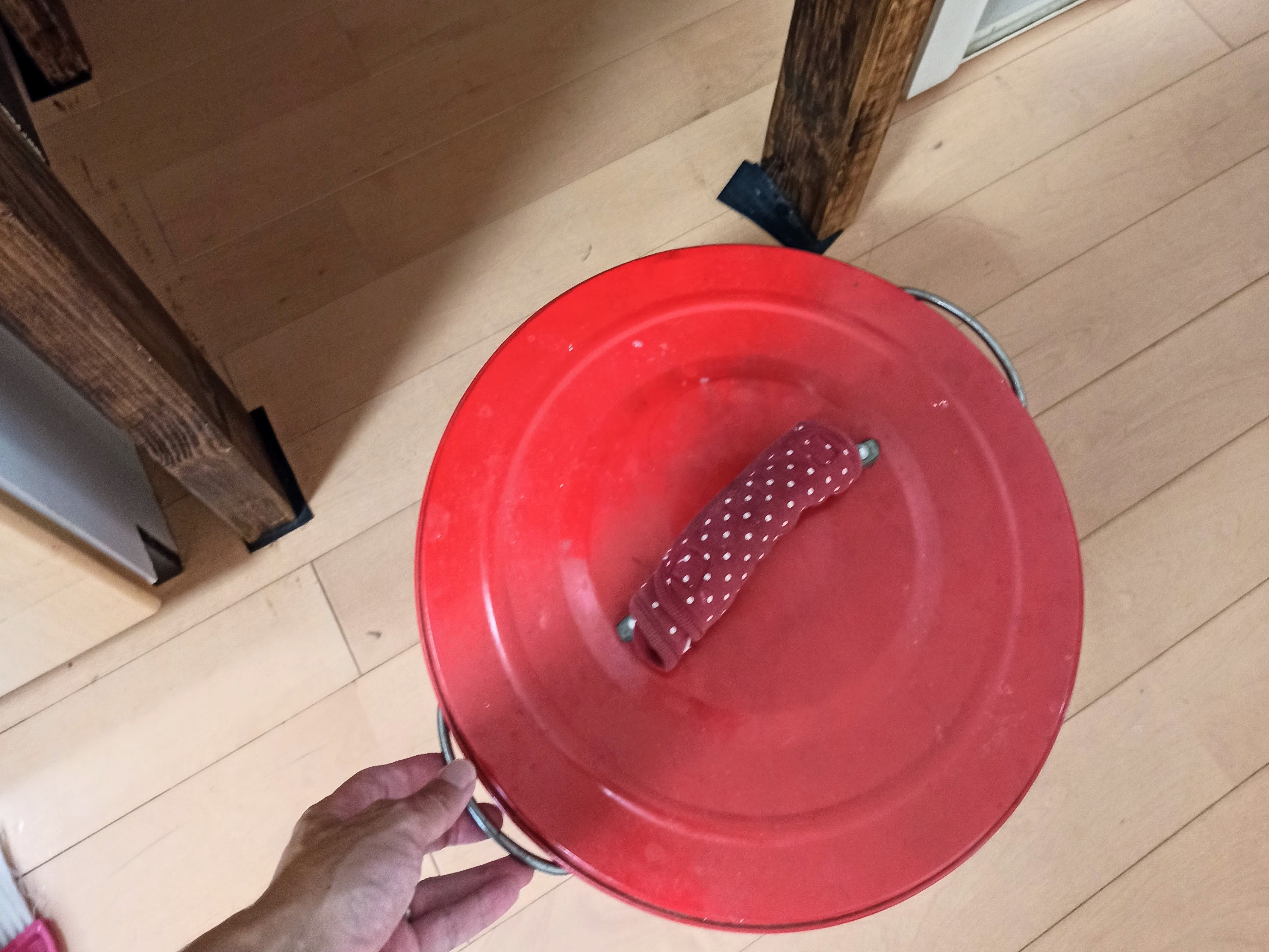 ゴミ箱を転がして移動