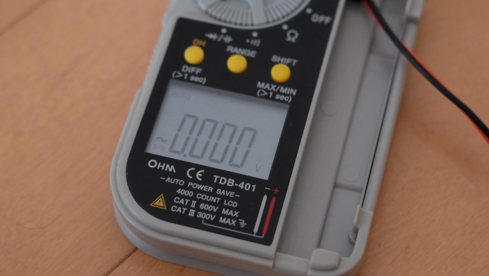 電圧0V