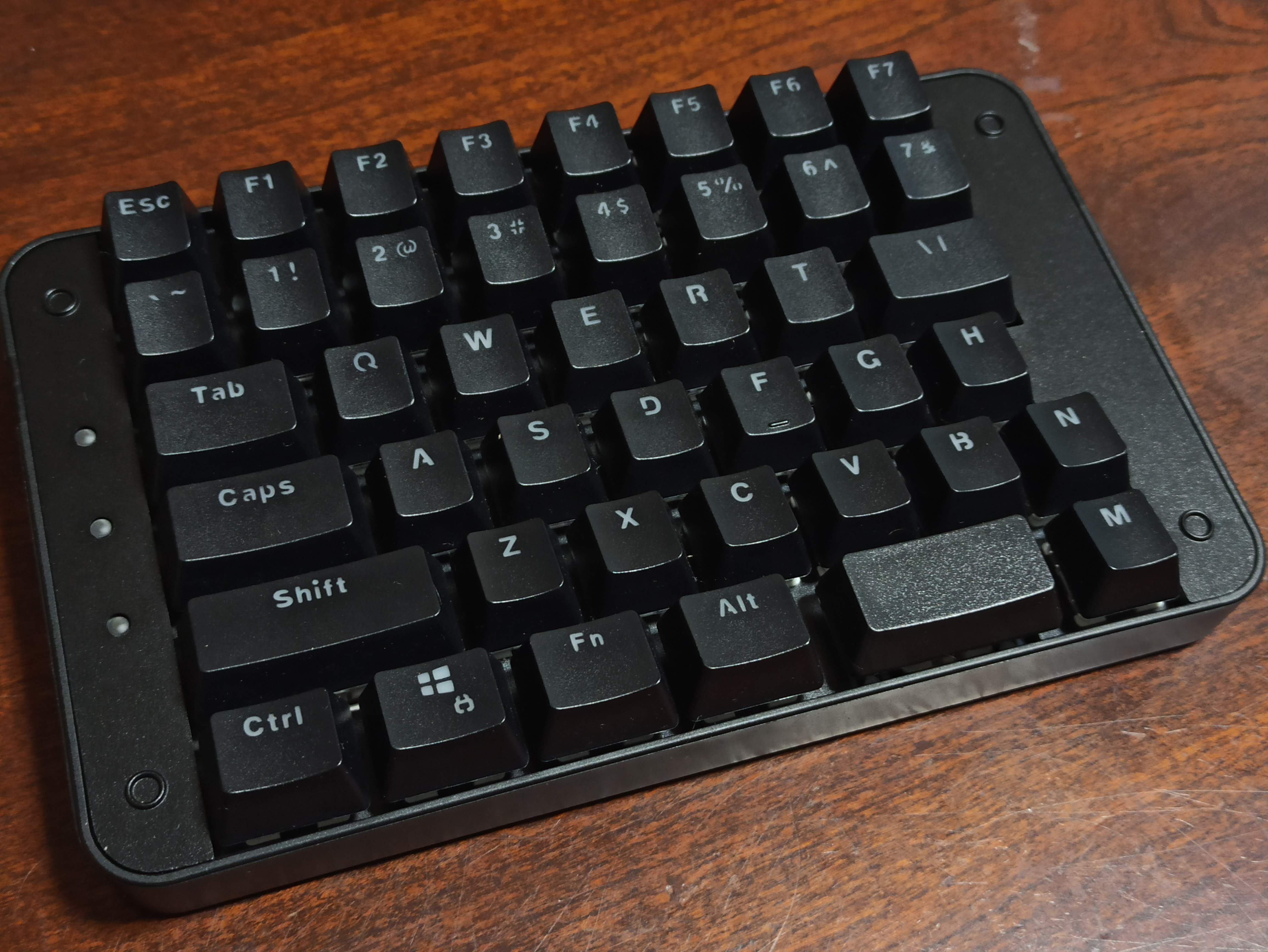 CAD操作効率UP オンボードメモリ付き片手キーボード featured image