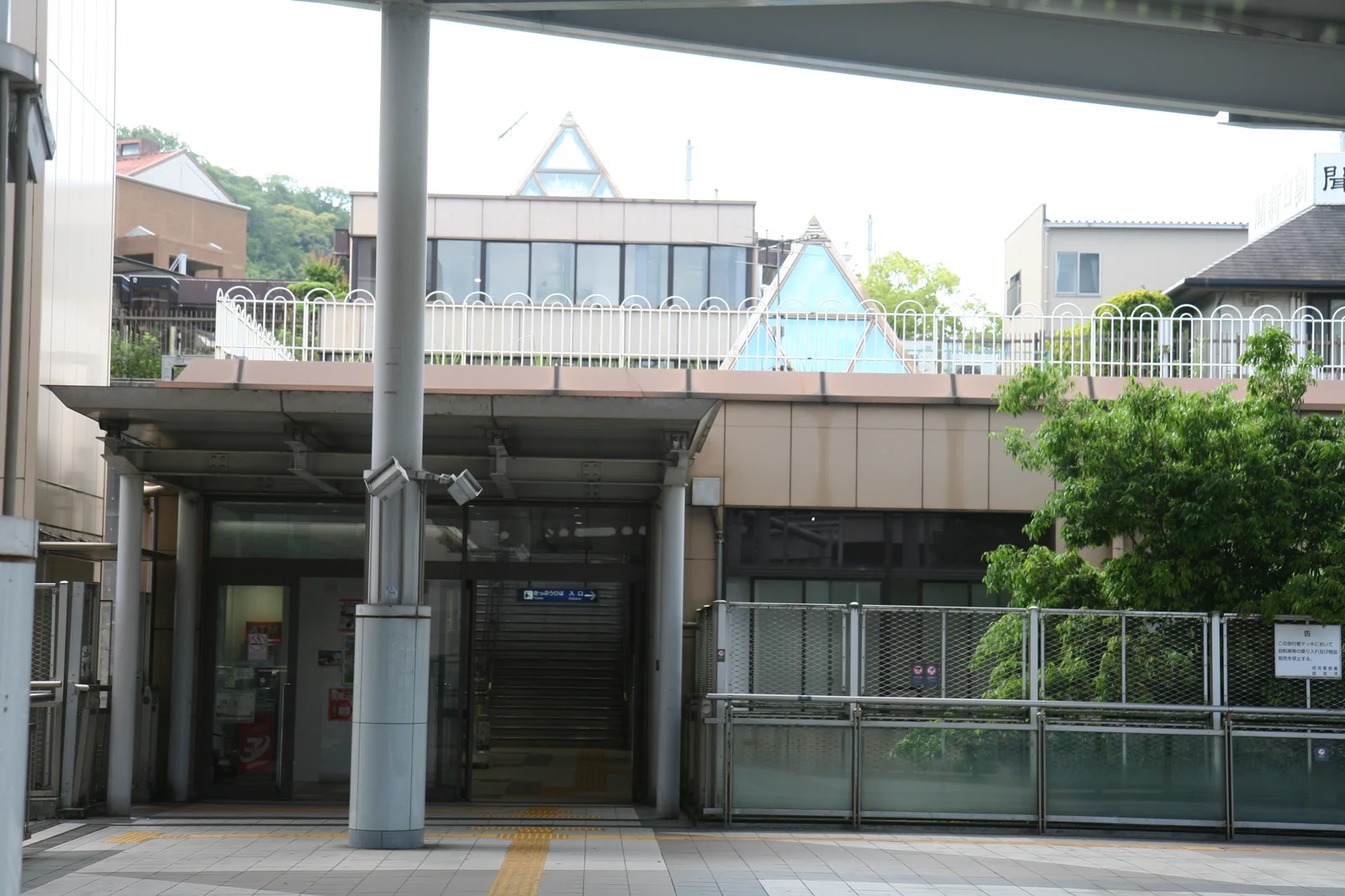 西宮名塩駅改札