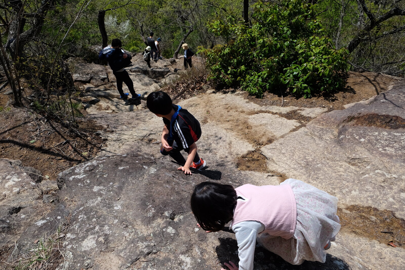 下りの岩場