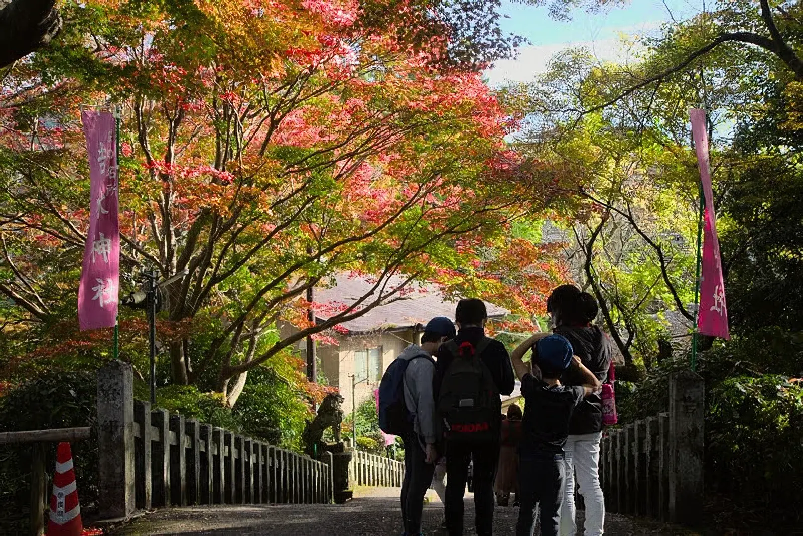 吉水神社をあとにする