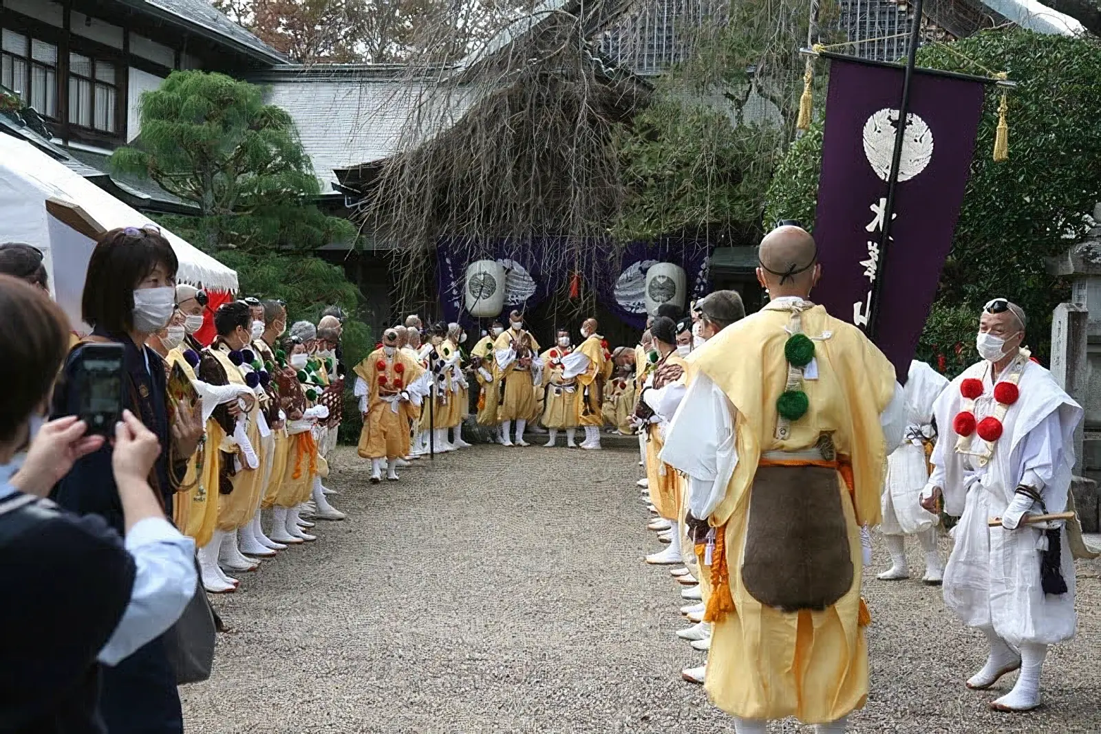 山伏たち