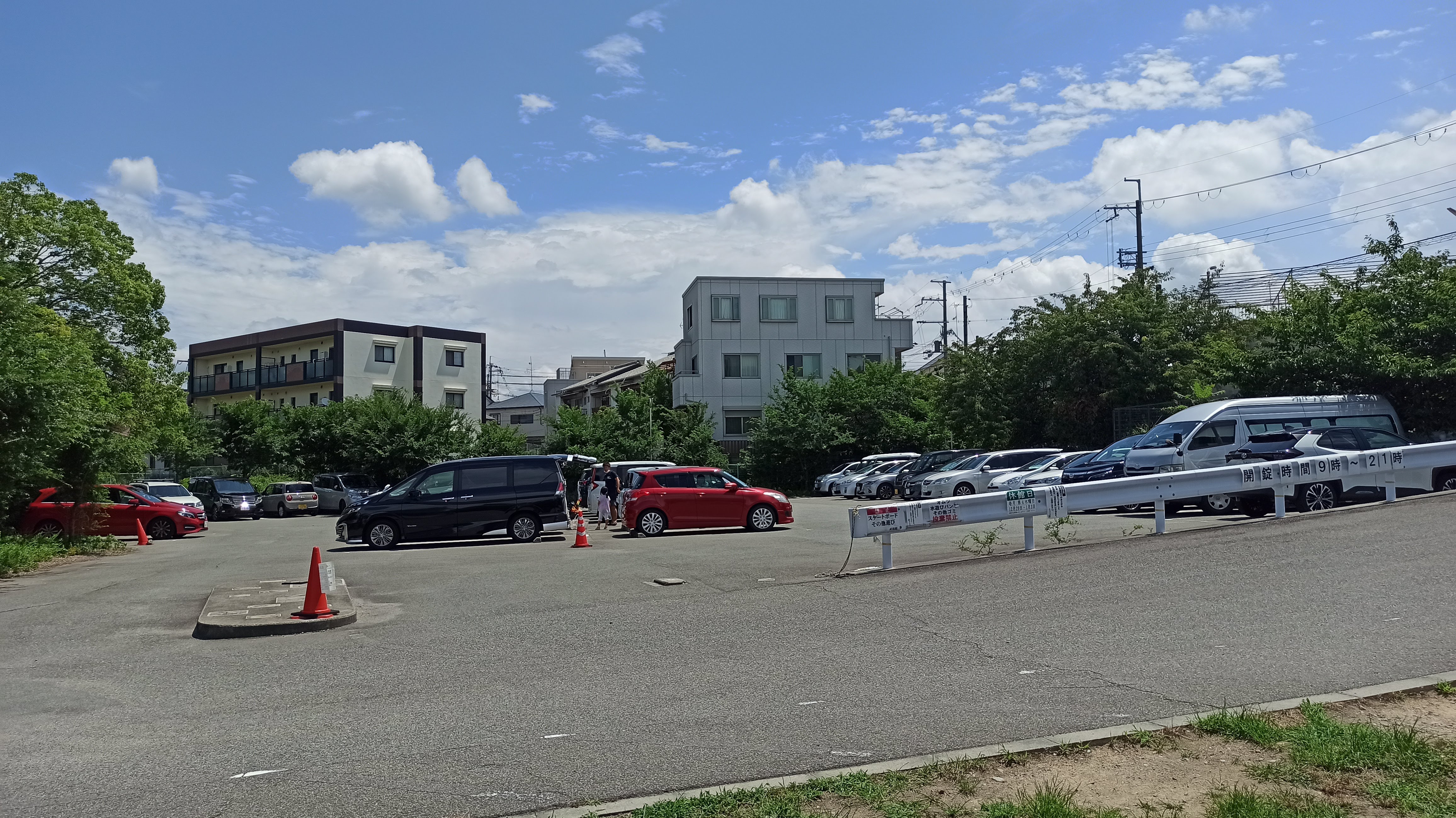 南側駐車場