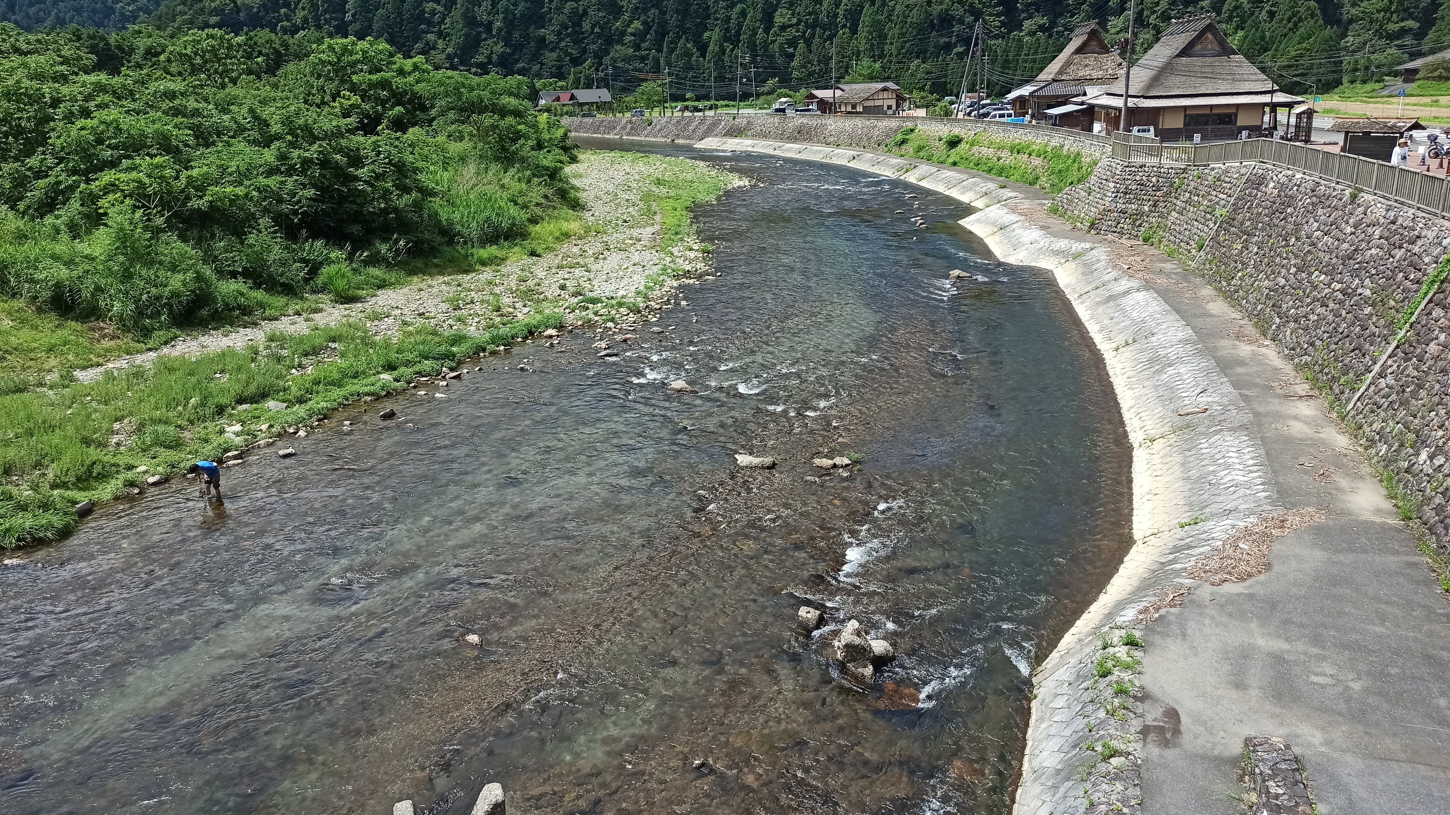 下流側