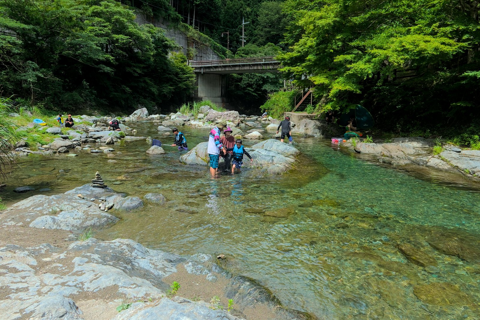 下流側