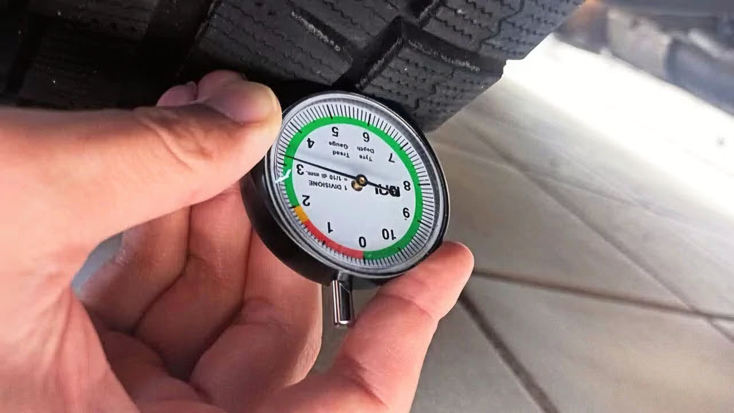 プラットホームからの残り溝を測定