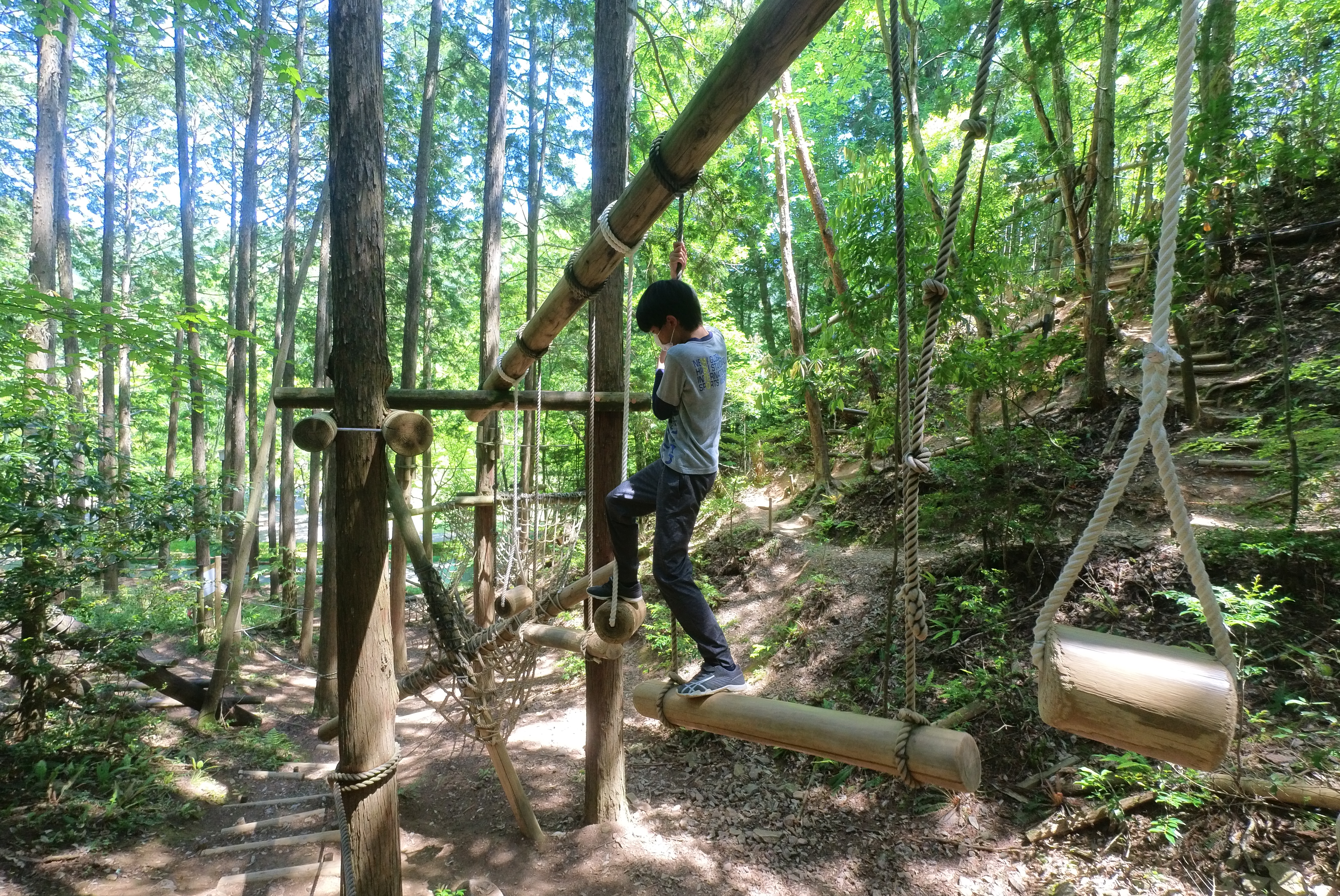 城壁横つたい